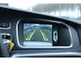 Volvo V40 1.5 T2 Momentum | Achteruitrijcamera | Stoelverwarming voorzijde | Full map navigatie | Cruise control | Bluetooth telefonie |