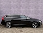 Volvo V60 2.0 T4 Business Sport | Trekhaak | Schuif/kantel dak| Standkachel | Keyless entry/start | DAB | Camera | Parkeersensoren V+A | Extra getint glas |