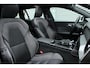 Volvo V60 T6 Plug-in hybrid AWD Plus Dark | | Verwarmbare Voorstoelen (met geheugen), Stuurwiel en Achterbank | Semi-Elektrische Trekhaak | Verwarmbare Voorruit | Premium Audio by Harman Kardon | 360-Camera