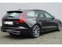 Volvo V60 T6 Plug-in hybrid AWD Plus Dark | | Verwarmbare Voorstoelen (met geheugen), Stuurwiel en Achterbank | Semi-Elektrische Trekhaak | Verwarmbare Voorruit | Premium Audio by Harman Kardon | 360-Camera