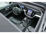 Volvo V60 T6 Plug-in hybrid AWD Plus Dark | | Verwarmbare Voorstoelen (met geheugen), Stuurwiel en Achterbank | Semi-Elektrische Trekhaak | Verwarmbare Voorruit | Premium Audio by Harman Kardon | 360-Camera