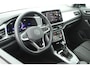 Volkswagen T-Roc 1.5 TSI 150pk DSG Life Edition Trekhaak Stoelverwarming Camera Keyless Led Navigatie