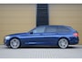 BMW 5-Serie Touring 520i Corporate Lease High Executive * Panoramadak * Trekhaak * 19 Inch lm * Camera *