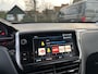 Peugeot 208 1.2 Blue Lion 82 PK | Complete Uitvoering | Navigatie | Airco | Cruise Control | LED Dagrijverlichting | Parkeersensoren | Midden Armsteun | All Season Banden | Apple Carplay & Android Auto | Dakspoiler | Mistlampen | Elektrisch Pakket