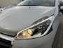 Peugeot 208 1.2 Blue Lion 82 PK | Complete Uitvoering | Navigatie | Airco | Cruise Control | LED Dagrijverlichting | Parkeersensoren | Midden Armsteun | All Season Banden | Apple Carplay & Android Auto | Dakspoiler | Mistlampen | Elektrisch Pakket