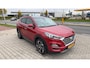 Hyundai Tucson 1.6 T-GDI Comfort Automaat | 177PK | Trekhaak | Panorama/Schuif-Kantel Dak | LMV | Stoel + Stuur + Achterbank Verwarming | Navigatie | ECC |