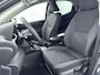 Toyota Yaris 1.5 Hybrid 115 Dynamic | Dodehoek | Parkeersensoren voor/achter | Stoelverwarming | Stuurverwarming | Apple Carplay / Android Auto | Navigatie | LED