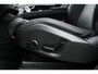 Volvo XC90 T8 Recharge AWD Ultra Bright | Luchtvering | Semi-elektrische trekhaak | Panoramadak met schuif-/kantelfunctie | Verwarmbare voorstoelen met massagefunctie en ventilatie | Verwarmbare achterbank | Premium audio by Bowers & Wilkins | Standkachel | 360° Parkeercamera |