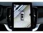 Volvo XC90 T8 Recharge AWD Ultra Bright | Luchtvering | Semi-elektrische trekhaak | Panoramadak met schuif-/kantelfunctie | Verwarmbare voorstoelen met massagefunctie en ventilatie | Verwarmbare achterbank | Premium audio by Bowers & Wilkins | Standkachel | 360° Parkeercamera |