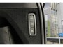 Volvo XC90 T8 Recharge AWD Ultra Bright | Luchtvering | Semi-elektrische trekhaak | Panoramadak met schuif-/kantelfunctie | Verwarmbare voorstoelen met massagefunctie en ventilatie | Verwarmbare achterbank | Premium audio by Bowers & Wilkins | Standkachel | 360° Parkeercamera |