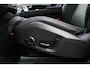 Volvo XC90 T8 Recharge AWD Ultra Bright | Luchtvering | Semi-elektrische trekhaak | Panoramadak met schuif-/kantelfunctie | Verwarmbare voorstoelen met massagefunctie en ventilatie | Verwarmbare achterbank | Premium audio by Bowers & Wilkins | Standkachel | 360° Parkeercamera |