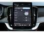 Volvo XC90 T8 Recharge AWD Ultra Bright | Luchtvering | Semi-elektrische trekhaak | Panoramadak met schuif-/kantelfunctie | Verwarmbare voorstoelen met massagefunctie en ventilatie | Verwarmbare achterbank | Premium audio by Bowers & Wilkins | Standkachel | 360° Parkeercamera |