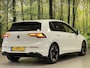 Volkswagen Golf 1.5 eTSI R-Line Edition | Apple Carplay | Stuurverwarming | Head-up-Display | Zwenkhaak | Achteruitrijcamera | Navigatie |