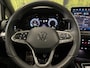 Volkswagen Golf 1.5 eTSI R-Line Edition | Apple Carplay | Stuurverwarming | Head-up-Display | Zwenkhaak | Achteruitrijcamera | Navigatie |