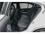 BMW 3-Serie 330e High Executive M-Sport Trekhaak Stoelverwarming HiFi 19"