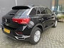Volkswagen T-Roc 1.5 TSI Style Automaat - Climate control - Cruise control - Parkeersensoren voor en achter - Achteruitrijcamera - Stuurverwarming - Stoelverwarming - Dakrails - Bluetooth - Start/stop systeem - Stuur multi