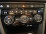 Volkswagen T-Roc 1.5 TSI Style Automaat - Climate control - Cruise control - Parkeersensoren voor en achter - Achteruitrijcamera - Stuurverwarming - Stoelverwarming - Dakrails - Bluetooth - Start/stop systeem - Stuur multi