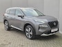 Nissan X-Trail 1.5 e-4orce Tekna 4WD Automaat / Fabrieksgarantie tot 05-2027 / Allseason banden / Trekgewicht 1.800 Kg / Head Up Display / Stuur-, Stoel en Achterbank verwarming / Adaptief CC / Elektrische achterklep /