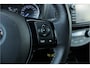 Toyota Yaris 1.5 Hybrid Design |nieuwe banden|stoelverwarming|dealer onderhouden|