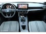 SEAT Leon Sportstourer 1.5 TSI Style Launch Edition, Wegklapbare Trekhaak, Pdc voor + achter + Camera, Cruise, Clima, Digitaal dashboard, Donker glas, Navi, App Connect, Stoel en Stuurverwarming