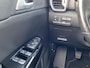Kia Sportage 1.6 GDI Design Edition / NL-Auto / Volledig Dealer Onderhouden / JBL-Audio / Keyless / Vol-Leder / DAB / Apple-Carplay&Android-Auto / Navi / Camera / Stuur+Stoelverwarming / Achterbank Verwarming / Elektrisch Verstelbare Voorstoelen / Cruise-Control / Climate-Control / AFN-Trekhaak / PDC / LMV 19'' / ENZ.