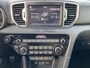 Kia Sportage 1.6 GDI Design Edition / NL-Auto / Volledig Dealer Onderhouden / JBL-Audio / Keyless / Vol-Leder / DAB / Apple-Carplay&Android-Auto / Navi / Camera / Stuur+Stoelverwarming / Achterbank Verwarming / Elektrisch Verstelbare Voorstoelen / Cruise-Control / Climate-Control / AFN-Trekhaak / PDC / LMV 19'' / ENZ.