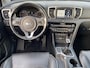 Kia Sportage 1.6 GDI Design Edition / NL-Auto / Volledig Dealer Onderhouden / JBL-Audio / Keyless / Vol-Leder / DAB / Apple-Carplay&Android-Auto / Navi / Camera / Stuur+Stoelverwarming / Achterbank Verwarming / Elektrisch Verstelbare Voorstoelen / Cruise-Control / Climate-Control / AFN-Trekhaak / PDC / LMV 19'' / ENZ.