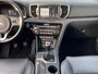 Kia Sportage 1.6 GDI Design Edition / NL-Auto / Volledig Dealer Onderhouden / JBL-Audio / Keyless / Vol-Leder / DAB / Apple-Carplay&Android-Auto / Navi / Camera / Stuur+Stoelverwarming / Achterbank Verwarming / Elektrisch Verstelbare Voorstoelen / Cruise-Control / Climate-Control / AFN-Trekhaak / PDC / LMV 19'' / ENZ.