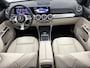 Mercedes-Benz EQB 250+ Business Solution Luxury 71 kWh | GUARD 360° Voertuigbescherming Plus | Smartphone integratie | Panoramaschuifdak | Stoelverwarming voor | Dodehoekassistent | Donkergetint glas achter |