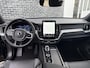 Volvo XC60 2.0 T6 Plug-in hybrid AWD Plus Black Edition | Facelift | Adaptieve Cruise Control | Panoramadak | Harman Kardon Audio | 21" Velgen | 360° Parkeercamera | Stoel-/Stuurverwarming |