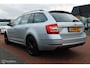 Skoda Octavia Combi 1.0 TSI Greentech Business Edition, Stoelverwarming, Navi, App Connect, Pdc, Donker glas, Cruise, Clima, connect, 17 Inch LMV, Donker glas,