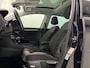 Volkswagen Golf 1.5 TSI Highline Business R -Line App-connect Panodak Trekhaak 18inch LED Virtual Massagestoel