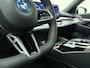 BMW 5-Serie Touring 550e xDrive M Sport PRO -Bowers & Wilkins -Stoelventilatie -Carbon Pakket -Trekhaak -Stoelverwarming Achter -Pano Dak -Iconic Glow