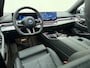 BMW 5-Serie Touring 550e xDrive M Sport PRO -Bowers & Wilkins -Stoelventilatie -Carbon Pakket -Trekhaak -Stoelverwarming Achter -Pano Dak -Iconic Glow