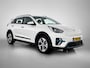Kia e-Niro DynamicLine 64 kWh 204pk Automaat | 1ste Eigenaar | Warmtepomp | Navigatie | Climate Control | Adaptieve Cruise Control | Achteruitrijcamera | Keyless Entry/Start | 17" LMV | Verwarmde Voorstoelen | Apple Carplay/Android Auto |
