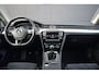 Volkswagen Passat Variant 1.6 TDi Highline R-Line LED | Leder/Alcantara | Carplay | Virtual | Camera | Trekhaak | Sportstoelen