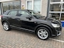 Audi Q2 35 TFSI CoD S-Line / AUTOMAAT/ 2X S-LINE/ 150 PK/ PARK.SENSOREN V+A/ CRUISE CONTROL/ STOEL VERWARM./ BLUETOOTH/ NAVI/ SPRAAK BEDIENING/ RADIO/ LED/ CLIMA/ ISOFIX/ 18'' LMV