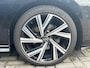 Volkswagen Golf 1.5 eTSI R-Line, Pano dak, Harman&Kardon, IQ. Light, Stoel- & Stuurverwarming,ACC, 18'' L.M. velgen, Trekhaak