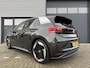 Volkswagen ID.3 First Max 58 kWh ✓SOH 94.5% ✓Panoramadak ✓Matrix LED ✓Full LED ✓Stuur- Stoelverwarming ✓Sfeerverlichting ✓Navigatie ✓Camera ✓Trekhaak ✓Lichtmetaal 20" ✓Parkeersensoren