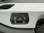 Volkswagen ID.3 First Max 58 kWh ✓SOH 94.5% ✓Panoramadak ✓Matrix LED ✓Full LED ✓Stuur- Stoelverwarming ✓Sfeerverlichting ✓Navigatie ✓Camera ✓Trekhaak ✓Lichtmetaal 20" ✓Parkeersensoren