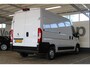 Peugeot Boxer 330 2.2 BlueHDi 140 L2H2 Premium | Incl. 12 maanden garantie | Cruise control | Parkeercamera | Airco | Bluetooth | DAB Radio | Start/stop systeem | Multifunctioneel stuurwiel |
