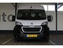 Peugeot Boxer 330 2.2 BlueHDi 140 L2H2 Premium | Incl. 12 maanden garantie | Cruise control | Parkeercamera | Airco | Bluetooth | DAB Radio | Start/stop systeem | Multifunctioneel stuurwiel |