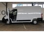 Peugeot Boxer 330 2.2 BlueHDi 140 L2H2 Premium | Incl. 12 maanden garantie | Cruise control | Parkeercamera | Airco | Bluetooth | DAB Radio | Start/stop systeem | Multifunctioneel stuurwiel |