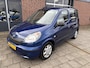 Toyota Yaris Verso 1.3-16V VVT-i Sol AUTOMAAT. Nette auto! GEEN ROEST! Zomer/ winterbanden ( Centrale vergrendeling, GEEN AIRCO)  Direct rijklaar.