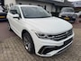 Volkswagen Tiguan 1.4 TSI eHybrid 245 PK R-Line Business / Trekhaak / 2028 Garantie / Matrix / Stoel + Stuurverw.