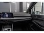 Volkswagen Golf 1.5 eTSI R-Line|IQ||Pano|Dealer onderhouden