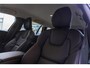Volvo V60 2.0 T6 Plug-in hybrid AWD Essential Bright | Trekhaak | Stuur- stoelverwarming | Pilot Assist | BLIS | Lederen bekleding | Park Assist