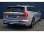 Volvo V60 2.0 T6 Plug-in hybrid AWD Essential Bright | Trekhaak | Stuur- stoelverwarming | Pilot Assist | BLIS | Lederen bekleding | Park Assist