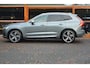 Volvo XC60 T8 Hybride AWD R-Design | Luchtvering | Panoramadak | Trekhaak 2100KG | Rondom stoelverwarming | 360 Camera |