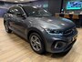 Volkswagen T-Roc 1.5 eTsi R-Line First Edition |Navi|Carplay|Trekhaak|Stoelverwarming|LED Koplampen|DSG|All Season banden|